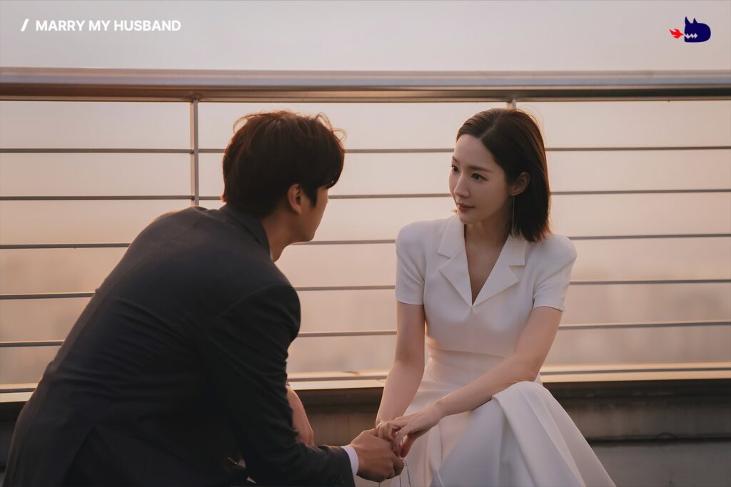 Park Min Young y Na In Woo en Marry My Husband. Foto Studio Dragon. 